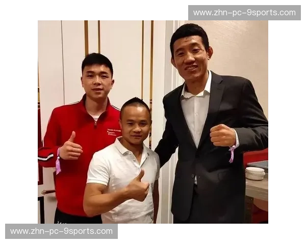 草根战神与金牌拳王的“平行宇宙”：熊朝忠vs邹市明，谁才是中国拳击的真魂？