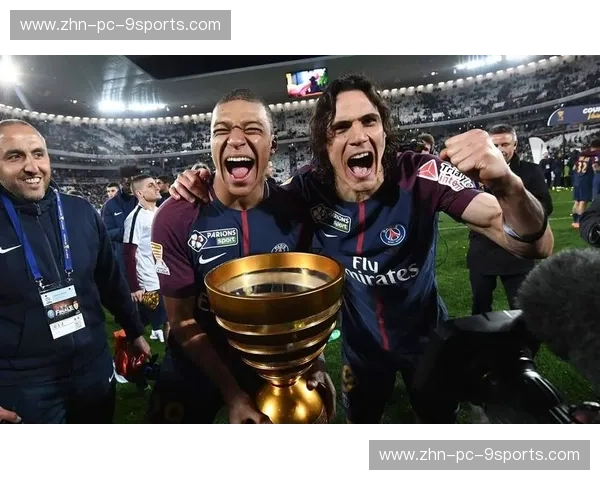 史诗对决：巴萨vs巴黎，巅峰阵容的银河战舰谁主沉浮？